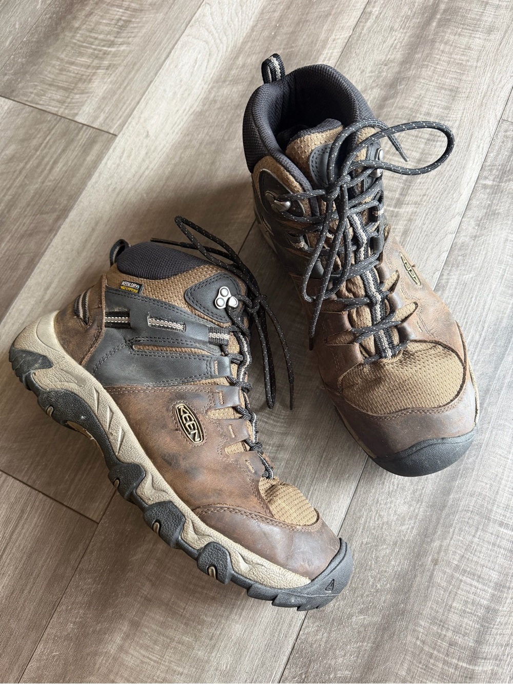 KEEN Men's Brown Leather Steens Mid Waterproof Hiking Shoes Sz 11.5 Outdoor